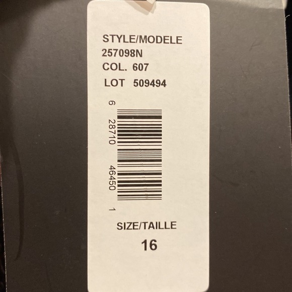 Evening Gown JS Boutique Red with sequins around waist key hole neck size 16 - Picture 8 of 8